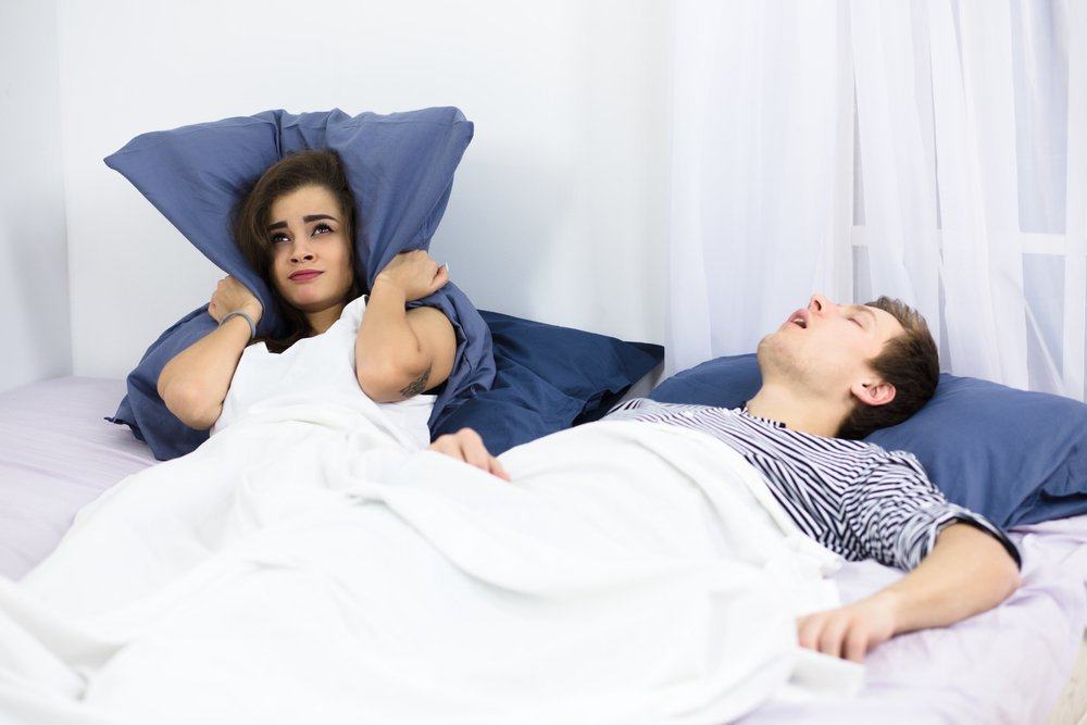 nên đi khám để xác đinh nguyên nhân ngủ ngáy